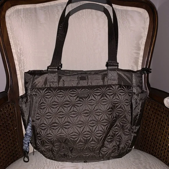 Lug Scuttle RFID Tote - Picture 2 of 12